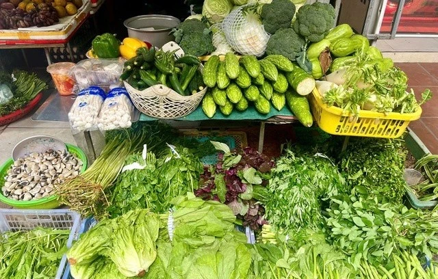 View - Giá rau xanh tăng mạnh, bà nội trợ "chóng mặt" | Báo Tri thức và Cuộc sống - TIN TỨC PHỔ BIẾN KIẾN THỨC 24H