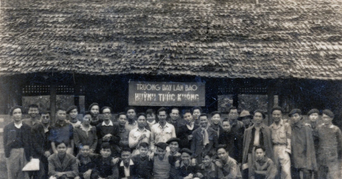 View - Sống lại ký ức hào hùng ở Trường báo Huỳnh Thúc Kháng | Báo Tri thức và Cuộc sống - TIN TỨC PHỔ BIẾN KIẾN THỨC 24H