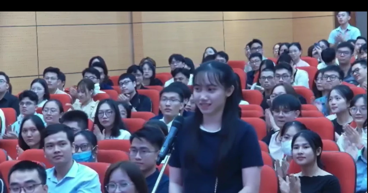 Thủ khoa 'siêu hiếm' tiết lộ lý do chọn ngành khó bác sĩ nội trú