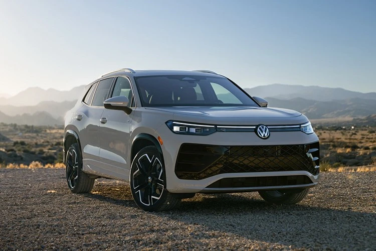 View - Volkswagen Tiguan 2025 "dính án" triệu hồi, lo ngại túi khí bị vô hiệu hoá | Báo Tri thức và Cuộc sống - TIN TỨC PHỔ BIẾN KIẾN THỨC 24H