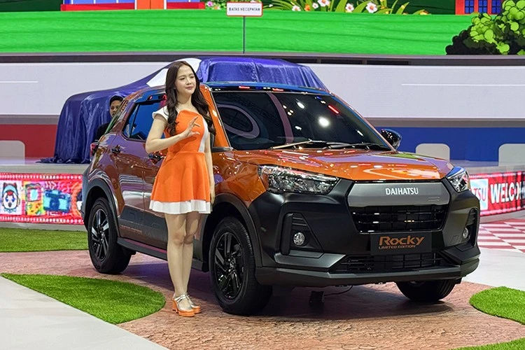 Daihatsu Rocky Limited Edition hiếm hơn cả Bugatti, rẻ hơn môtô 2 bánh