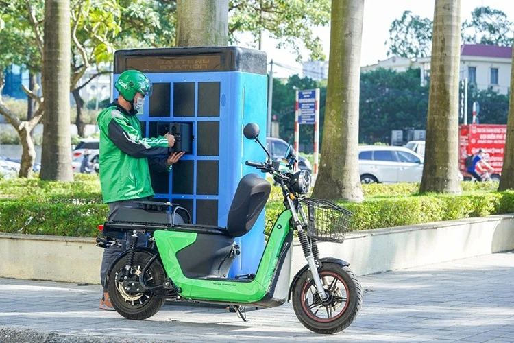 View - Trạm đổi pin - cuộc đua mới giữa các hãng xe máy điện Việt Nam? | Báo Tri thức và Cuộc sống - TIN TỨC PHỔ BIẾN KIẾN THỨC 24H