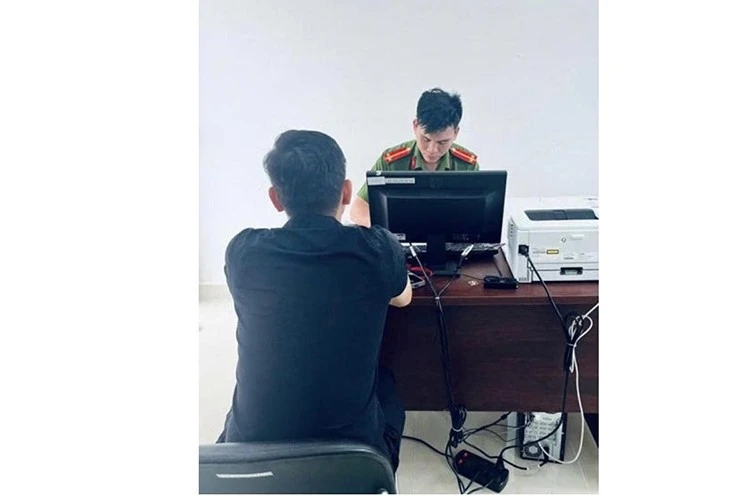 Xử phạt người đàn ông đăng thông tin xúc phạm vợ cũ trên mạng