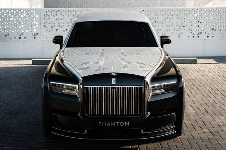 View - Rolls-Royce Phantom Arabesque có ca-pô khắc laser độc nhất thế giới | Báo Tri thức và Cuộc sống - TIN TỨC PHỔ BIẾN KIẾN THỨC 24H