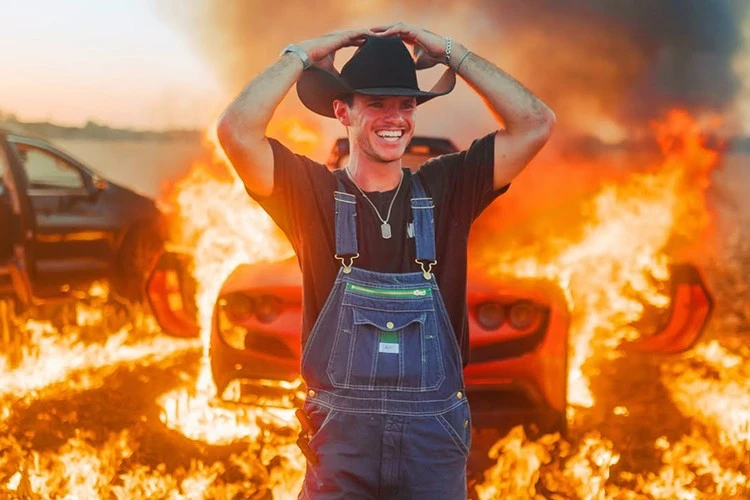 View - YouTuber đốt xe siêu xe Ferrari làm content bị bắt vì nghi trốn thuế | Báo Tri thức và Cuộc sống - TIN TỨC PHỔ BIẾN KIẾN THỨC 24H