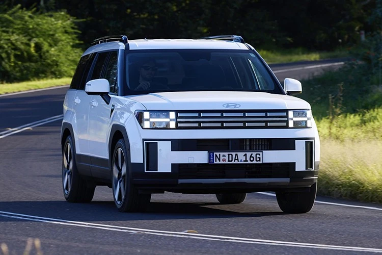 View - Hyundai Tucson 2027 lộ diện - lột xác thiết kế, vuông vức nam tính hơn | Báo Tri thức và Cuộc sống - TIN TỨC PHỔ BIẾN KIẾN THỨC 24H