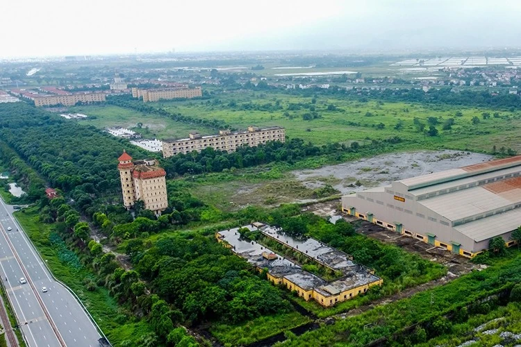 View - Cận cảnh Đại học Hà Hoa Tiên bỏ hoang vừa bị Bộ Giáo dục và Đào tạo "tuýt còi" | Báo Tri thức và Cuộc sống - TIN TỨC PHỔ BIẾN KIẾN THỨC 24H