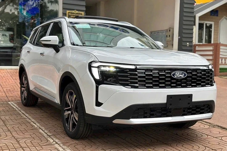 Ford Territory và Mazda CX-5 "đua" giảm giá, người dùng hưởng lợi