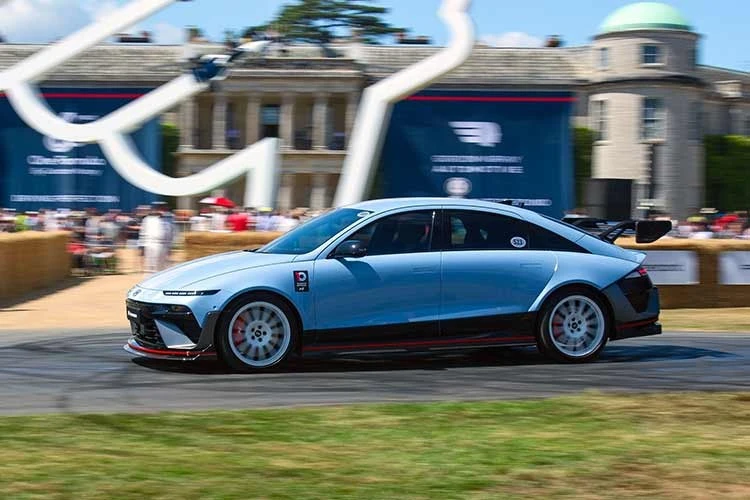 Gallery - Xem Hyundai Ioniq 6 N 2026 mạnh 641 mã lực, giá từ 2,33 tỷ đồng | Báo Tri thức và Cuộc sống - TIN TỨC PHỔ BIẾN KIẾN THỨC 24H