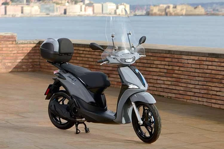 Итальянский производитель Piaggio отзывает мотоциклы Liberty 50 и 150 из-за неисправности фар