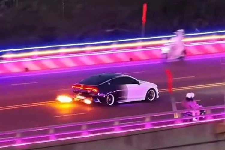 Gallery - Kia K5 "khạc lửa" tại Đắk Lắk - tài xế bị phạt tới 77 triệu đồng | Báo Tri thức và Cuộc sống - TIN TỨC PHỔ BIẾN KIẾN THỨC 24H