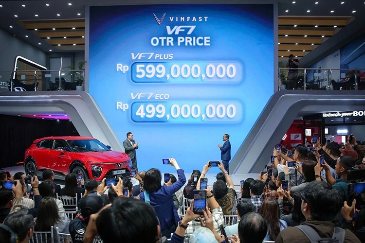 View - VinFast VF7 chính thức ra mắt Indonesia, từ hơn 800 triệu đồng | Báo Tri thức và Cuộc sống - TIN TỨC PHỔ BIẾN KIẾN THỨC 24H
