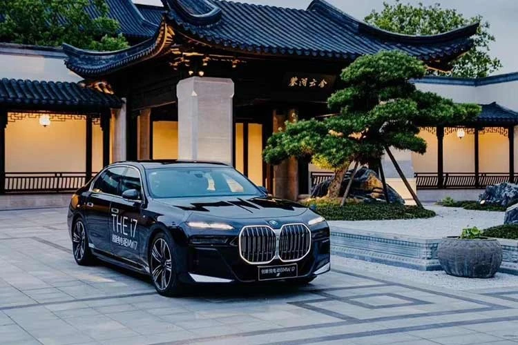 View - BMW tất tay giảm giá bán hơn 30 mẫu ôtô tại Trung Quốc | Báo Tri thức và Cuộc sống - TIN TỨC PHỔ BIẾN KIẾN THỨC 24H