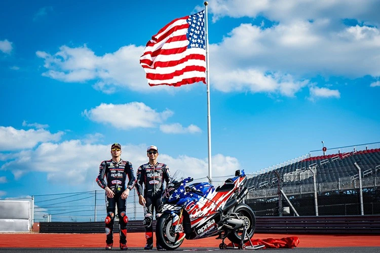 Gallery - Aprilia X250TH đặc biệt kỷ niệm 250 năm ngày độc lập Mỹ, từ hơn 3,4 tỷ | Báo Tri thức và Cuộc sống - TIN TỨC PHỔ BIẾN KIẾN THỨC 24H