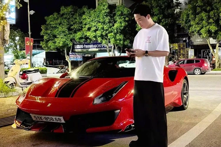 Siêu xe Ferrari 488 Pista Spider của Hoàng Kim Khánh "phượt" Hà Tĩnh