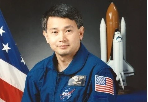 View - Phi hành gia gốc Việt và chuyến bay lịch sử mùa hè 1992 | Báo Tri thức và Cuộc sống - TIN TỨC PHỔ BIẾN KIẾN THỨC 24H