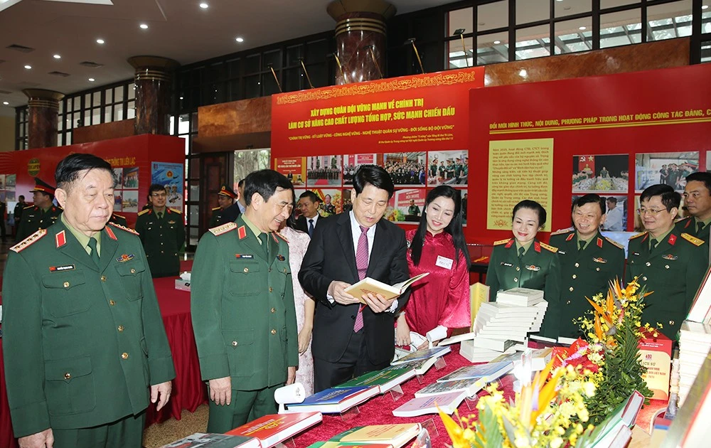 View - Chủ tịch nước Lương Cường dự Hội nghị Quân chính toàn quân năm 2025 | Báo Tri thức và Cuộc sống - TIN TỨC PHỔ BIẾN KIẾN THỨC 24H