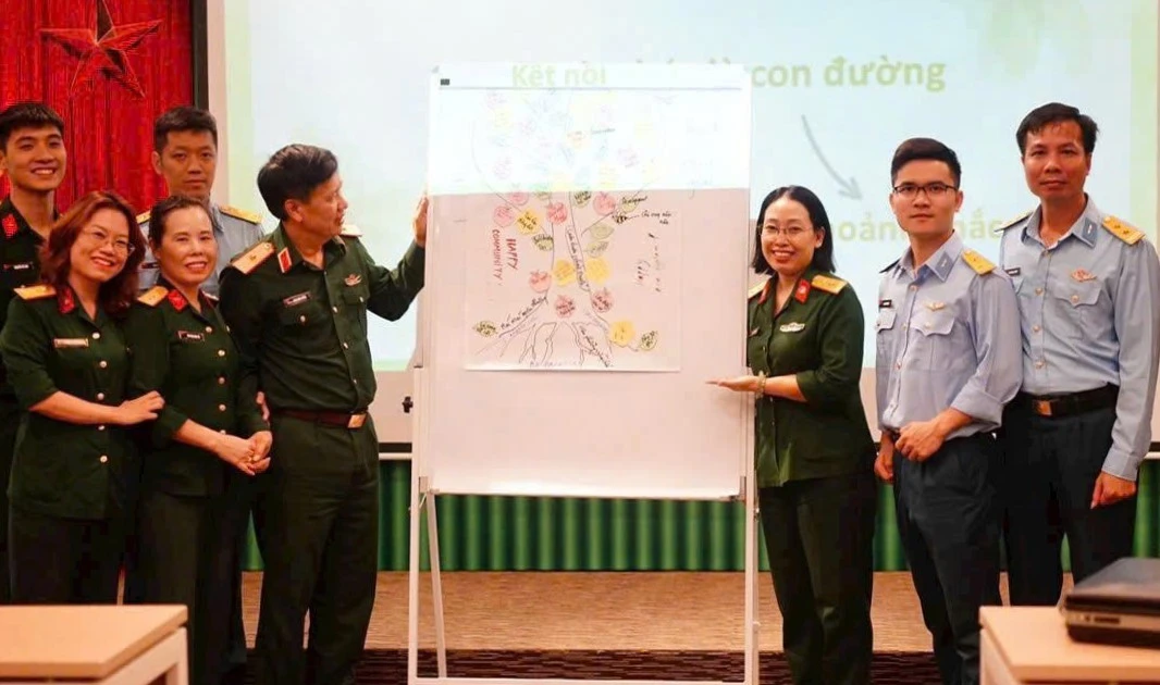 Người thắp sáng đam mê tiếng Anh tại Trường Sĩ quan Thông tin