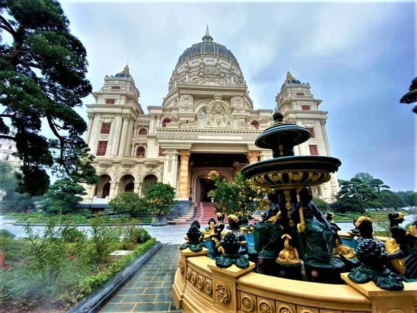 View - Toàn cảnh lâu đài lớn nhất Đông Nam Á ở Ninh Bình | Báo Tri thức và Cuộc sống - TIN TỨC PHỔ BIẾN KIẾN THỨC 24H