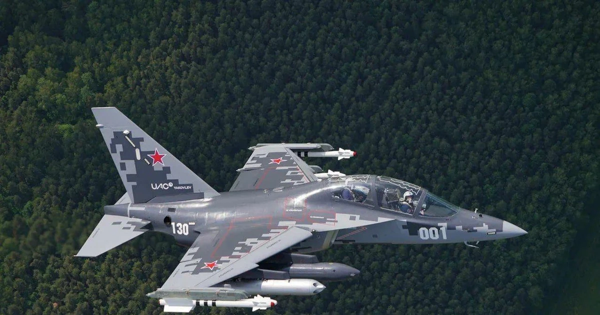 Российский учебно-боевой самолет Як-130М совершил первый полет и получил статус легкого истребителя