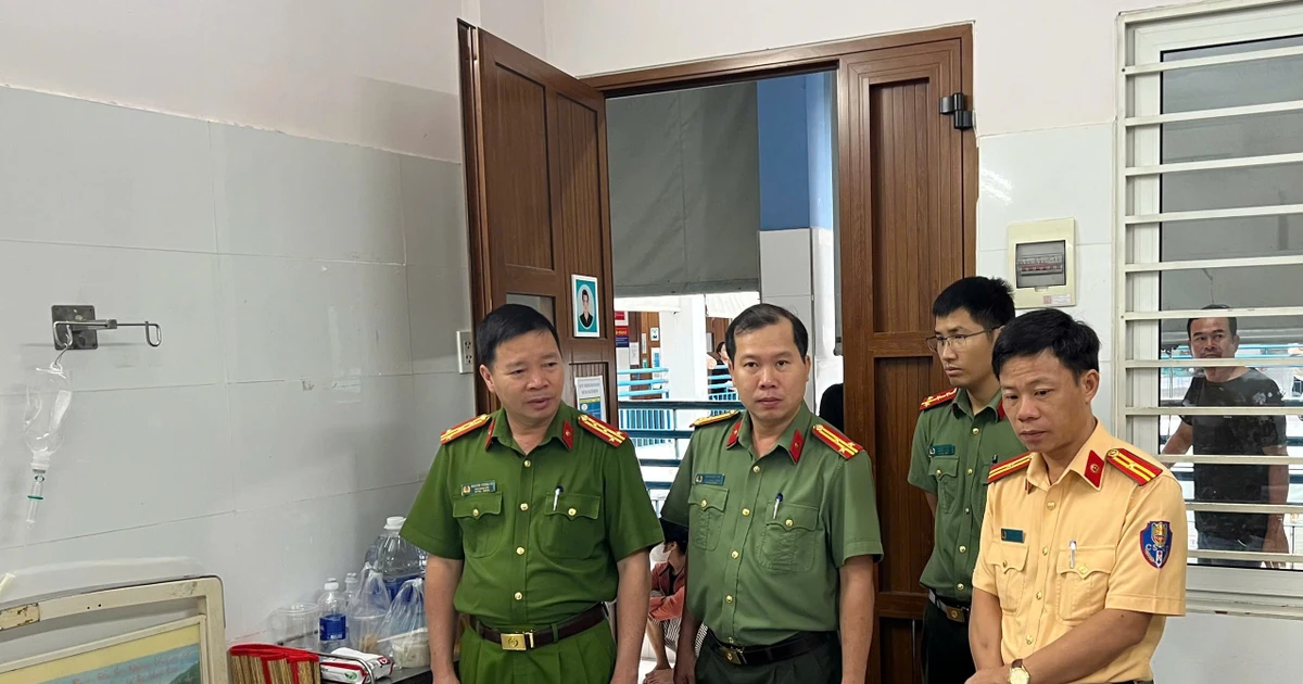 Không chấp hành hiệu lệnh, người đi xe máy tông vào CSGT Lâm Đồng