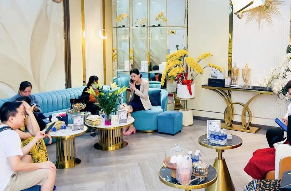 View - Thẩm mỹ NewKumho liên tục sai phạm, cần xử nghiêm? | Báo Tri thức và Cuộc sống - TIN TỨC PHỔ BIẾN KIẾN THỨC 24H