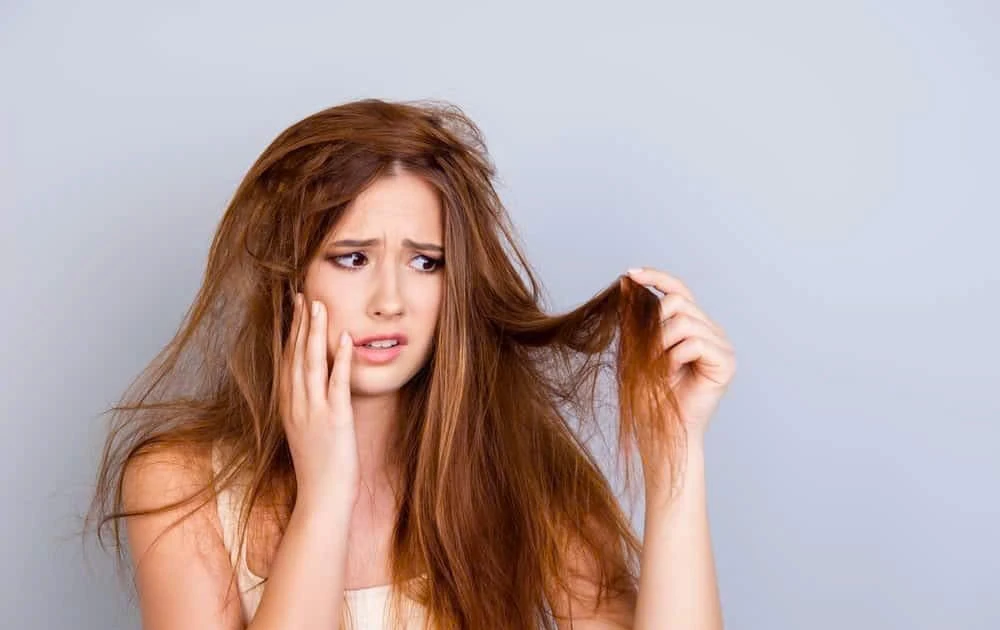 Tóc khô xơ vì nhuộm, cứu nguy bằng cách nào?