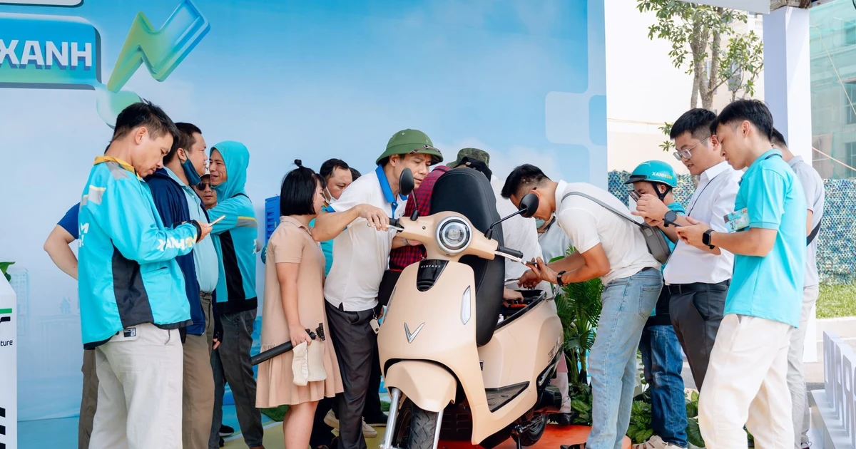 View - Đổi xe xăng cũ lấy xe điện VinFast tại Hà Nội: Tài xế dịch vụ nhận ưu đãi kép | Báo Tri thức và Cuộc sống - TIN TỨC PHỔ BIẾN KIẾN THỨC 24H