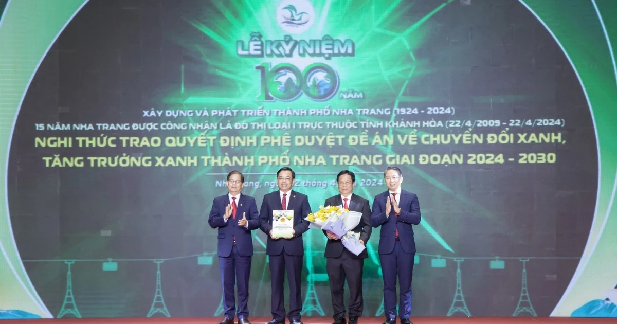 VINUNI 'chiến thắng kép' tại ESG BUSINESS AWARDS 2025