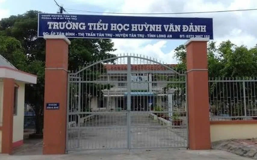 Hai nhà thầu dự gói xây dựng vỉa hè 4,46 tỷ đồng tại xã Tân Trụ