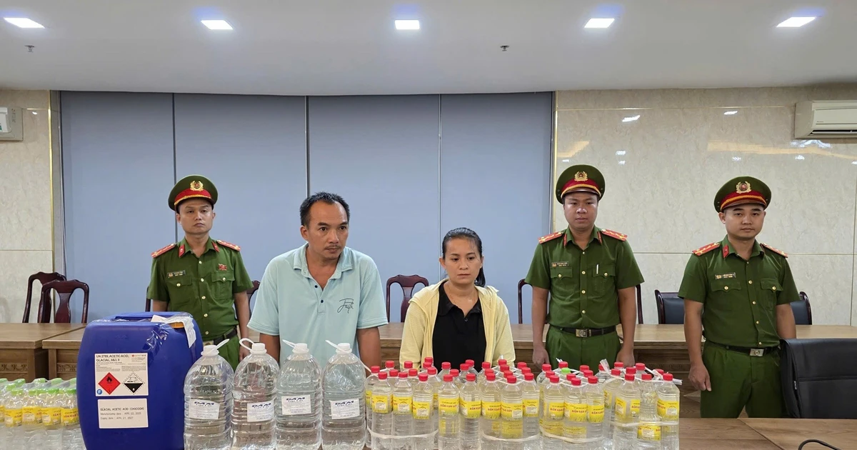 Triệt phá cơ sở sản xuất nước giấm giả