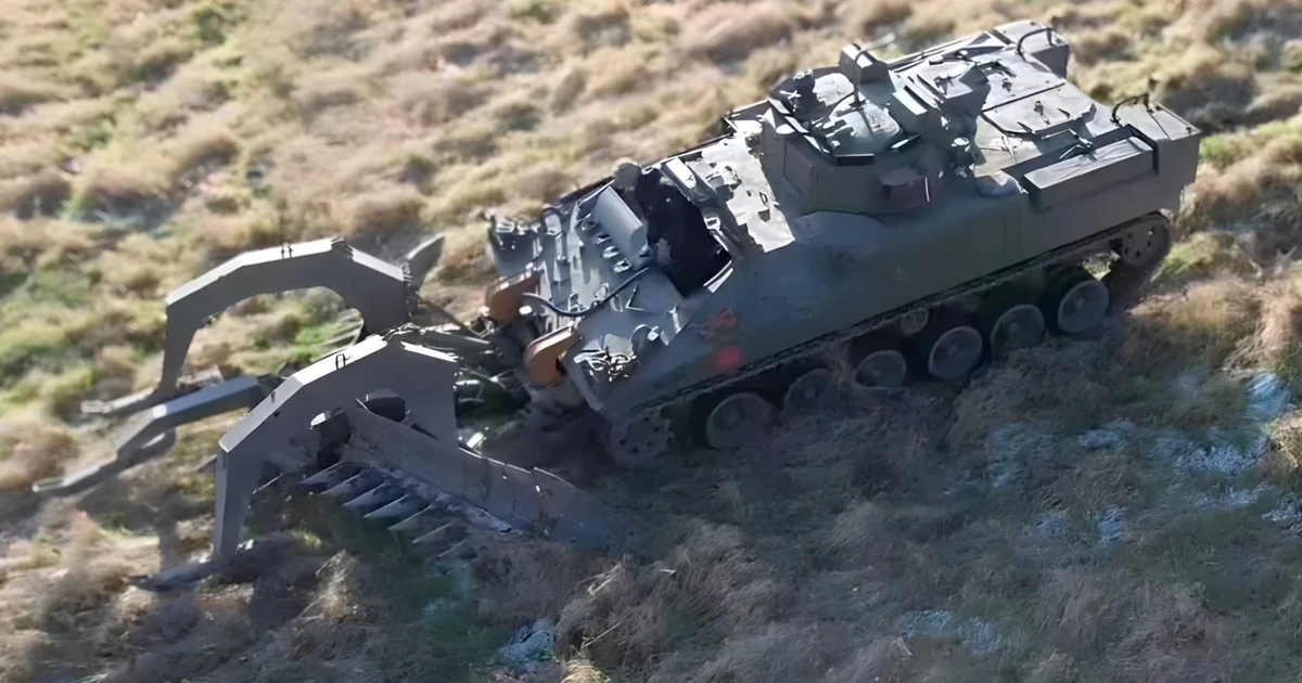 View - Anh biến xe chiến đấu bộ binh Warrior thành robot dò mìn | Báo Tri thức và Cuộc sống - TIN TỨC PHỔ BIẾN KIẾN THỨC 24H