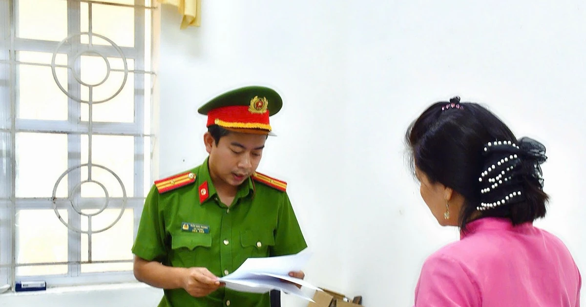 Bé 14 tháng bị bạo hành tử vong, có chuyển tội danh bảo mẫu?
