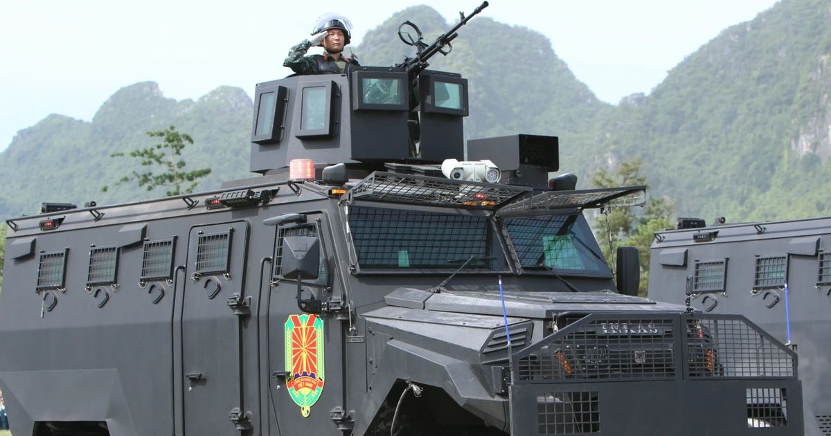 View - Ngắm dàn xe bọc thép đặc chủng của Công an tại tổng hợp luyện A80 lần hai | Báo Tri thức và Cuộc sống - TIN TỨC PHỔ BIẾN KIẾN THỨC 24H