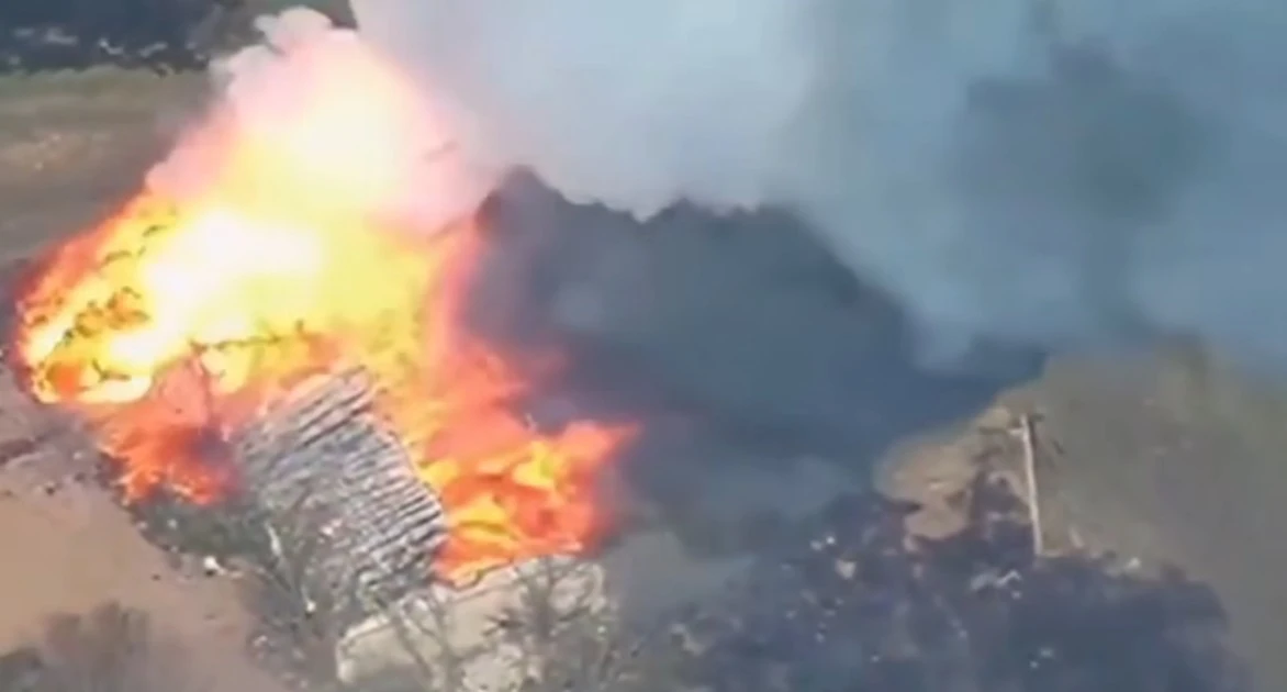 View - Bom lượn, pháo nhiệt áp của Nga tạo bão lửa ở phía đông Dobropolye | Báo Tri thức và Cuộc sống - TIN TỨC PHỔ BIẾN KIẾN THỨC 24H