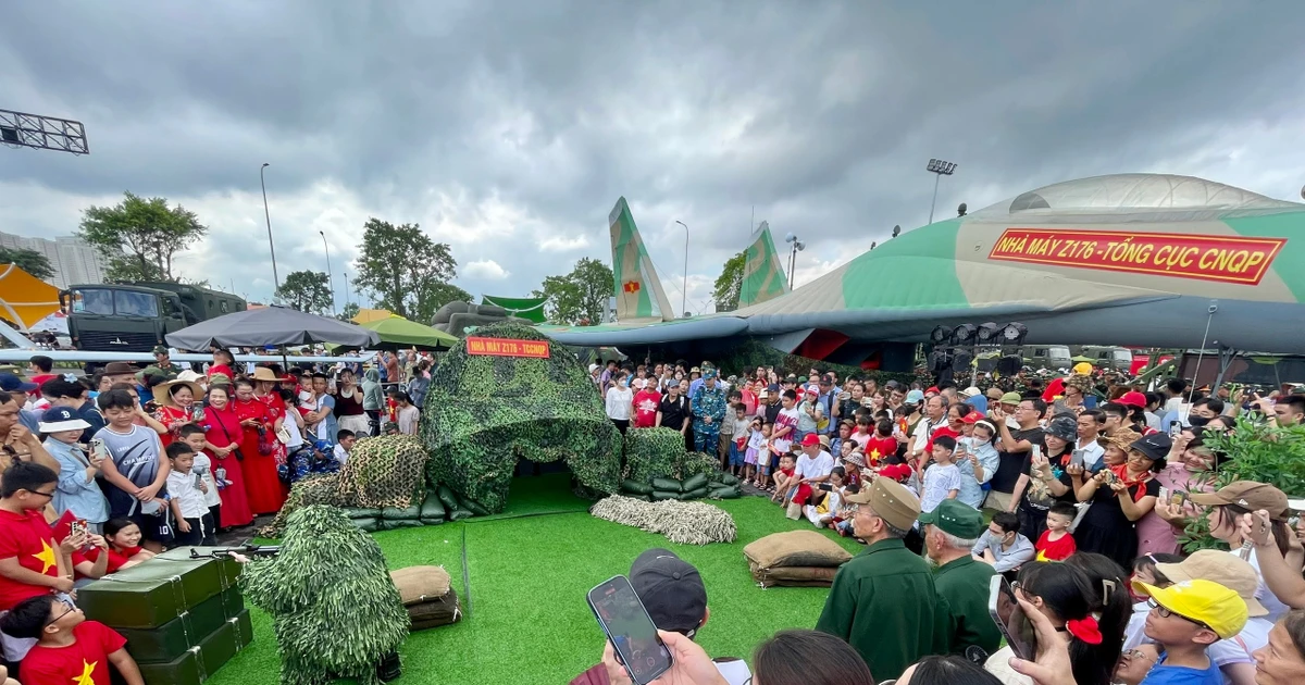 Bộ Quốc phòng ghi nhận kỷ lục khách tham quan triển lãm thành tựu đất nước