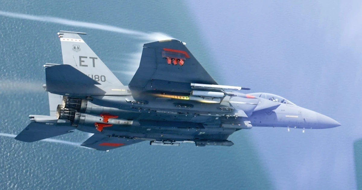 F-15E bắn tên lửa laser hạ UAV, bước ngoặt phòng không giá rẻ của Mỹ