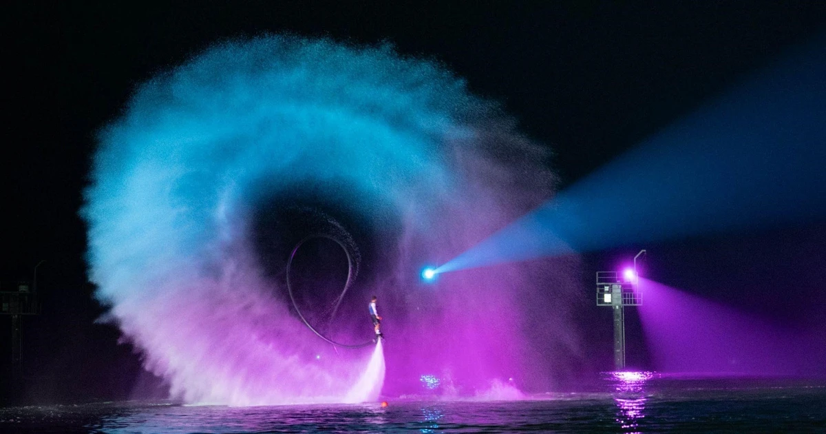 View - Câu chuyện phía sau màn trình diễn Jetski bắn pháo hoa | Báo Tri thức và Cuộc sống - TIN TỨC PHỔ BIẾN KIẾN THỨC 24H