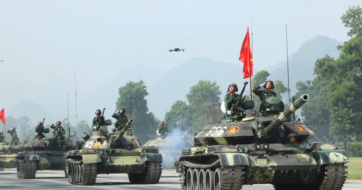 View - Tận mắt dàn khí tài hiện đại của Quân đội tham gia tổng hợp luyện diễu binh Quốc khánh 2/9 | Báo Tri thức và Cuộc sống - TIN TỨC PHỔ BIẾN KIẾN THỨC 24H