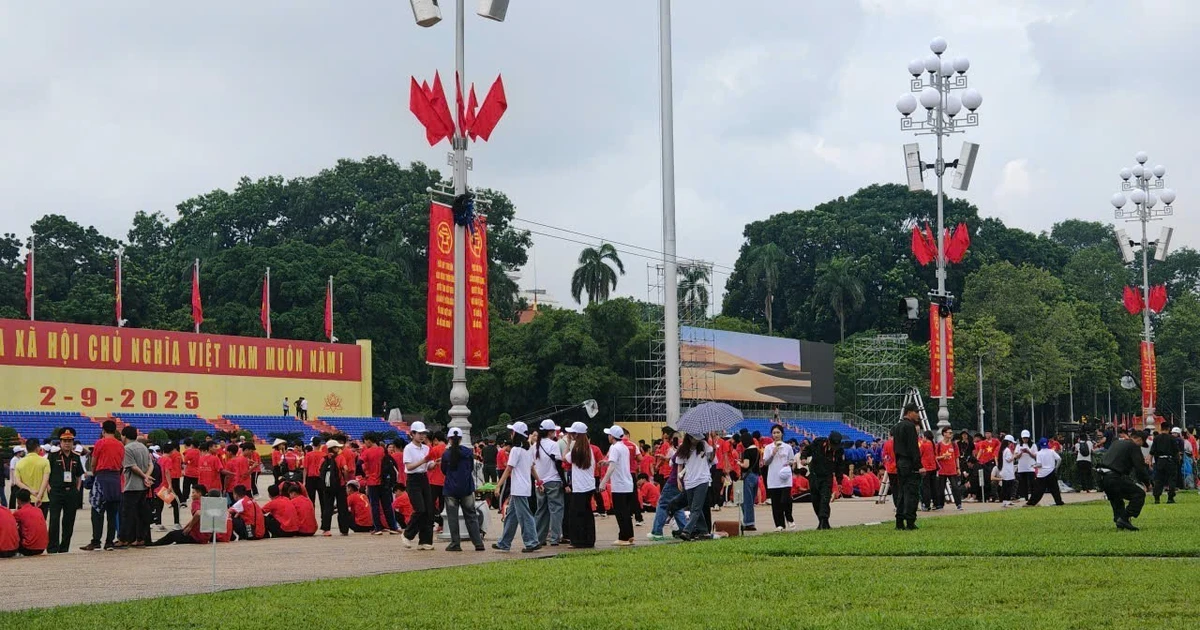 View - Không khí tại Quảng trường Ba Đình trước giờ sơ duyệt diễu binh, diễu hành | Báo Tri thức và Cuộc sống - TIN TỨC PHỔ BIẾN KIẾN THỨC 24H