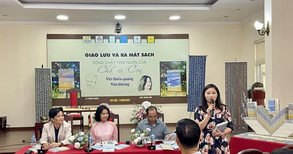 'Dòng chảy tâm ngôn của cha và con' trong hai tập thơ vừa ra mắt