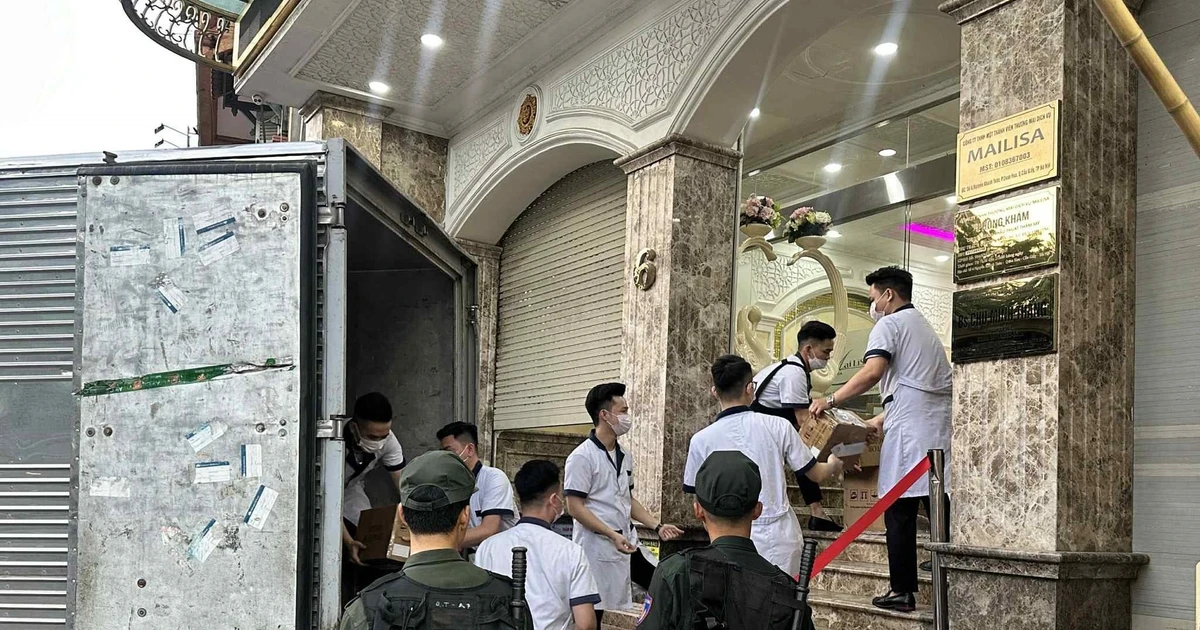 View - Công an chuyển nhiều thùng tài liệu từ cơ sở kinh doanh của Mailisa Hà Nội | Báo Tri thức và Cuộc sống - TIN TỨC PHỔ BIẾN KIẾN THỨC 24H