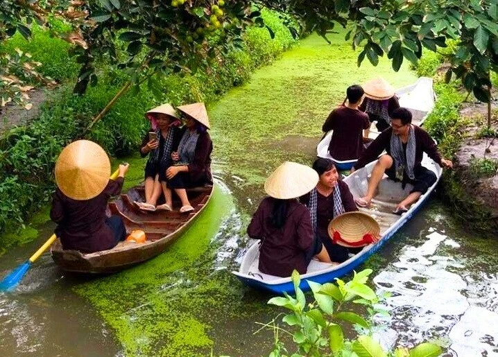 Khám phá miền Tây mùa nước nổi, chọn tour đúng để không hối tiếc