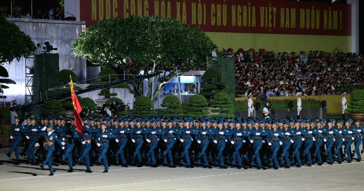 View - Toàn cảnh tổng hợp luyện diễu binh, diễu hành lần 2 tại Quảng trường Ba Đình | Báo Tri thức và Cuộc sống - TIN TỨC PHỔ BIẾN KIẾN THỨC 24H