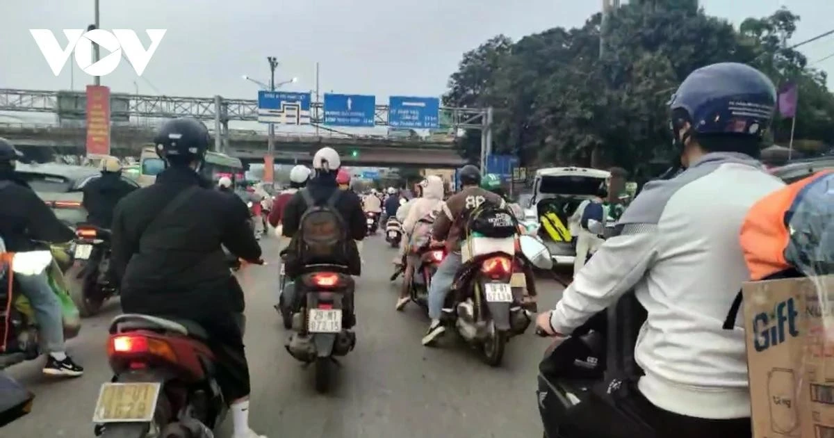 Gallery - Người dân trở lại Thủ đô sớm để tránh ùn tắc | Báo Tri thức và Cuộc sống - TIN TỨC PHỔ BIẾN KIẾN THỨC 24H