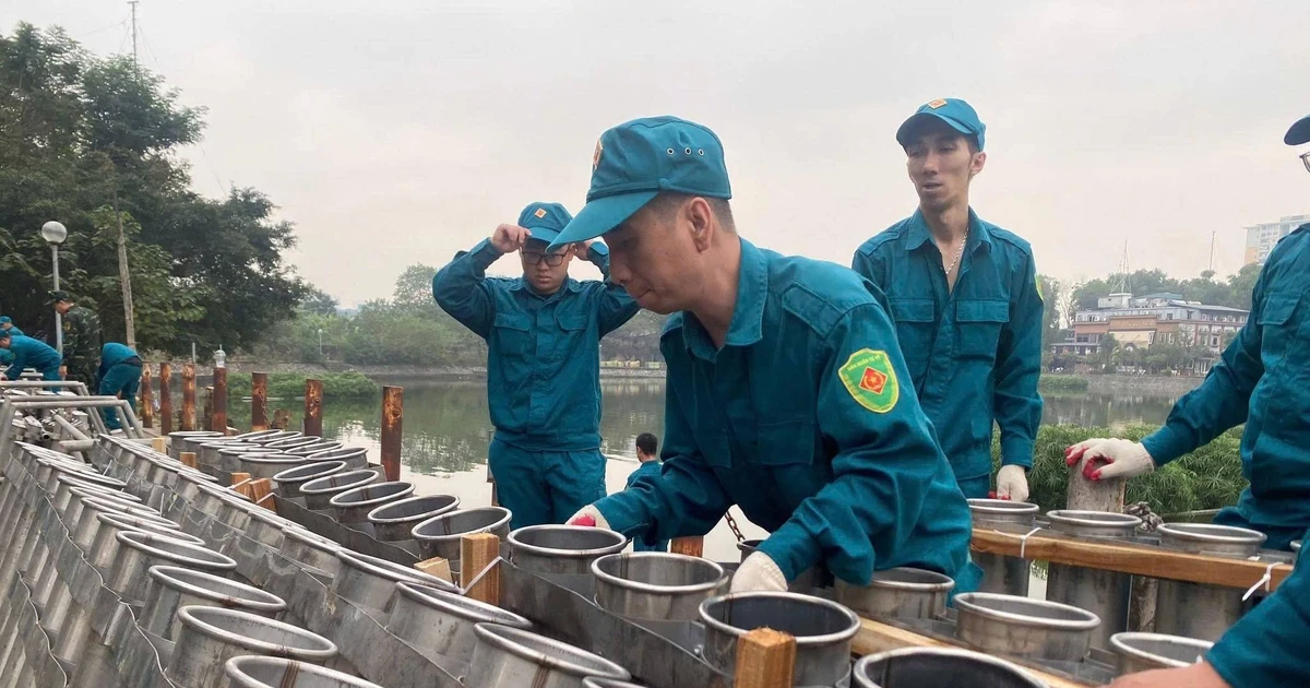View - Cận cảnh các trận địa pháo hoa ở Hà Nội chào năm mới 2026 | Báo Tri thức và Cuộc sống - TIN TỨC PHỔ BIẾN KIẾN THỨC 24H