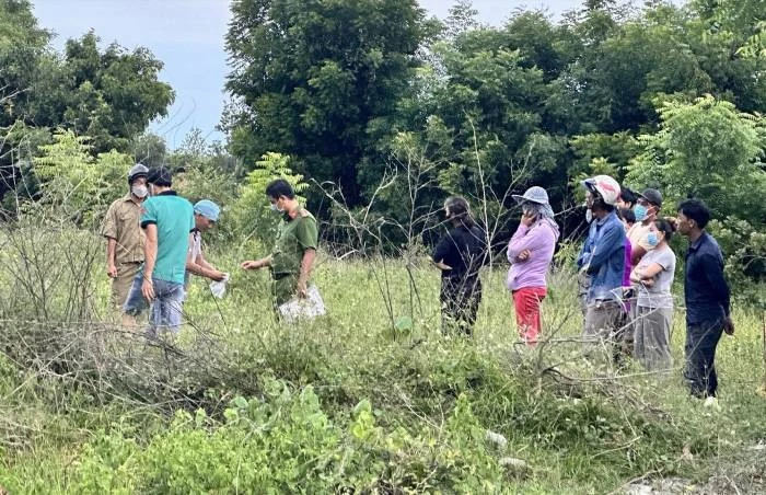 View - Từ đặc điểm hay mặc áo bảo vệ, tìm ra 'yêu râu xanh' hãm hại bé gái 13 tuổi | Báo Tri thức và Cuộc sống - TIN TỨC PHỔ BIẾN KIẾN THỨC 24H