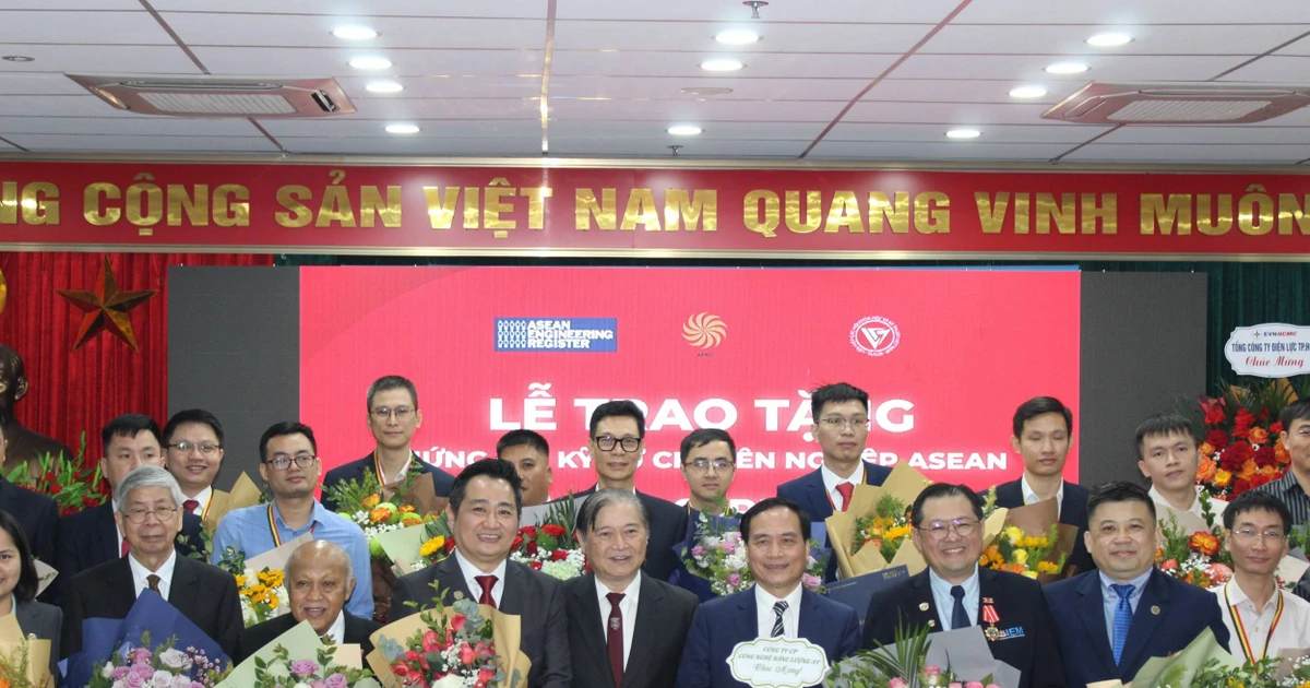 View - Liên đoàn kỹ sư ASEAN nhận Huân chương Hữu nghị của Chủ tịch nước | Báo Tri thức và Cuộc sống - TIN TỨC PHỔ BIẾN KIẾN THỨC 24H