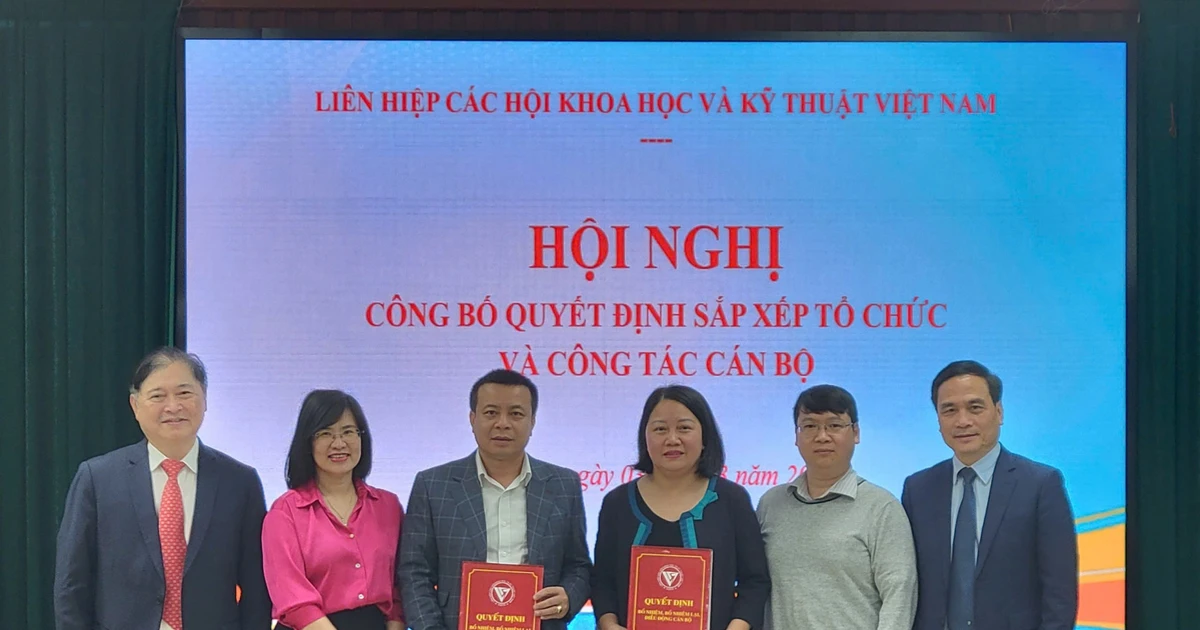 View - Công bố các quyết định về sắp xếp tổ chức Cơ quan Trung ương LHH | Báo Tri thức và Cuộc sống - TIN TỨC PHỔ BIẾN KIẾN THỨC 24H