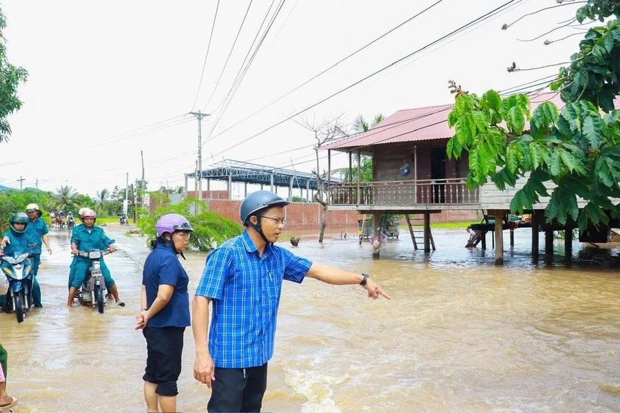 View - Chính quyền các xã Tây Gia Lai kịp thời ứng phó ngập sâu do mưa lũ | Báo Tri thức và Cuộc sống - TIN TỨC PHỔ BIẾN KIẾN THỨC 24H